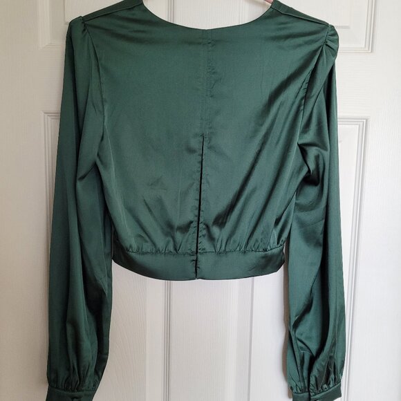 Chic Forest Green Wrap Blouse - Picture 4 of 7